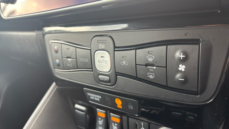 Nissan LEAF 110kW N-Connecta 39kWh 5dr Auto Electric Hatchback